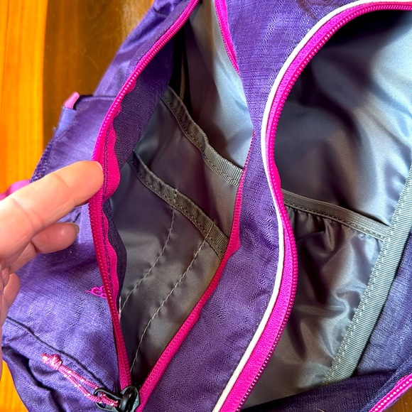 Eddie Bauer Ripstop Shoulder Sling Pack w/Padded Air-Mesh Adjustable Strap - Picture 4 of 6